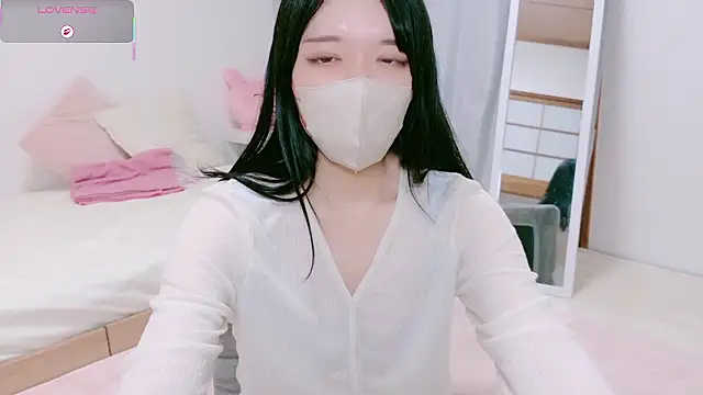 natsuka-chan online show from June 4, 2026, 10:54 am