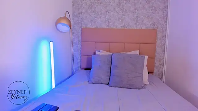 ZeynepYilmaz online show from April 11, 2026, 8:57 pm