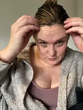 Busty-GilfQuinn online show from February 24, 2026, 10:13 am