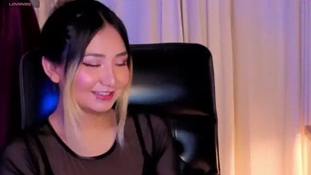 Snapshot of Baby_foxx chatting on April 14, 2026, 10:43 am Baby foxx online show from April 14, 2026, 10:43 am