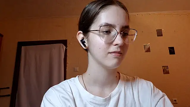 Katelemon online show from May 24, 2026, 1:38 pm
