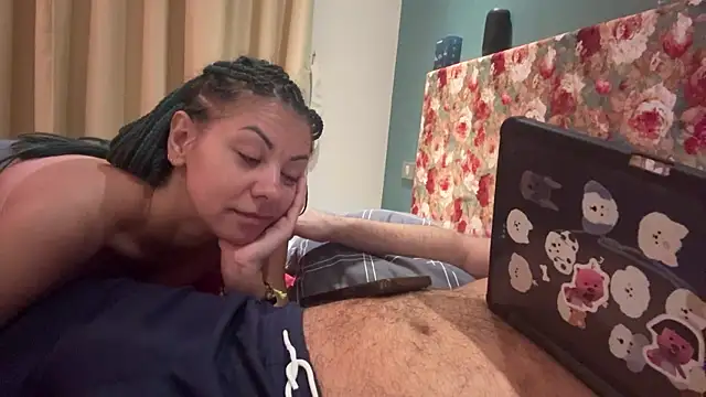 Snapshot of alpsXsiberia chatting on April 5, 2026, 9:34 pm alpsXsiberia online show from April 5, 2026, 9:34 pm