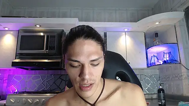 CrisOzzz online show from April 11, 2026, 6:34 pm