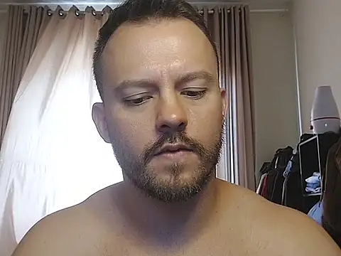 amanteloiro online show from May 11, 2026, 4:04 pm