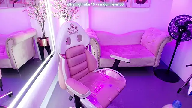 Chloe meoww online show from May 15, 2026, 12:12 pm