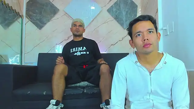 Snapshot of Latins_on_fire chatting on March 1, 2026, 7:38 pm Latins on fire online show from March 1, 2026, 7:38 pm