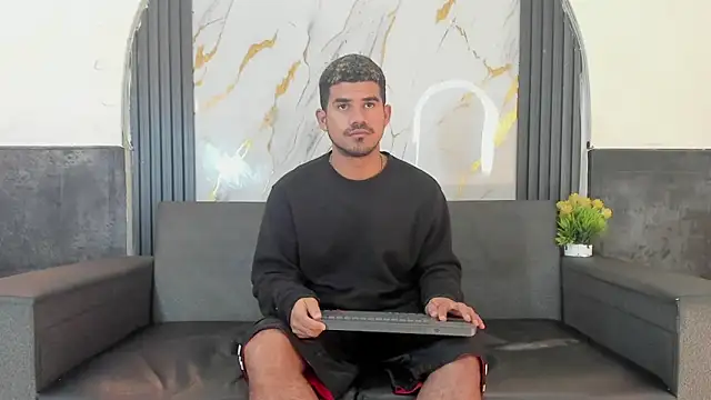 Latins on fire online show from April 11, 2026, 11:25 am