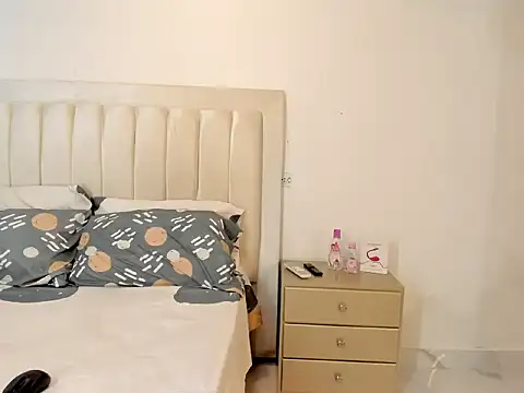 Snapshot of Scarlet_luna1 chatting on February 28, 2026, 2:12 am Scarlet luna1 online show from February 28, 2026, 2:12 am