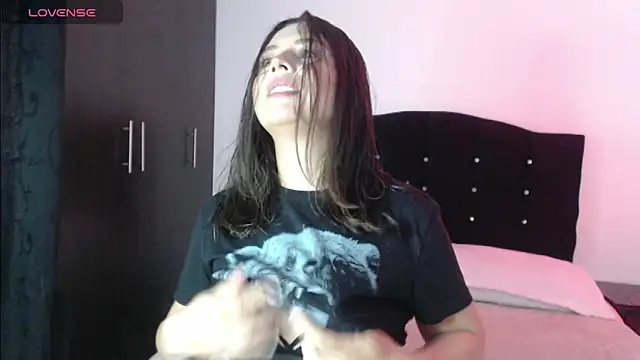 Ana  arms online show from May 7, 2026, 5:40 pm