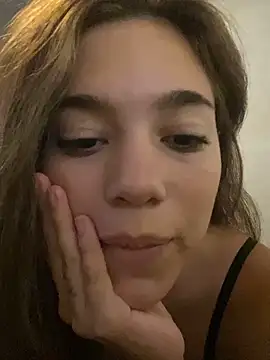 Snapshot of Milagrossuwu chatting on February 21, 2026, 2:18 pm Milagrossuwu online show from February 21, 2026, 2:18 pm