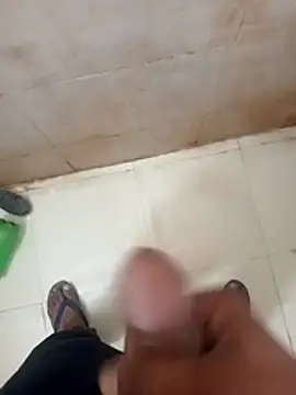 Snapshot of Rina98 chatting on February 27, 2026, 4:12 am Rina98 online show from February 27, 2026, 4:12 am