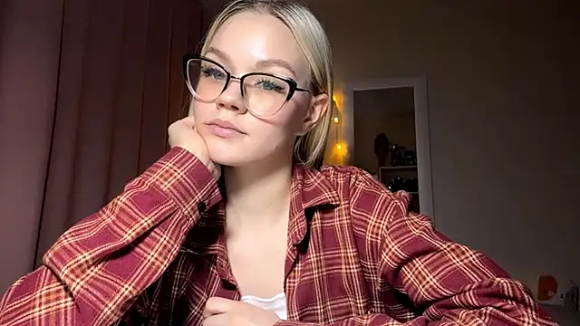 Snapshot of MiaCashe chatting on March 11, 2026, 3:07 pm MiaCashe online show from March 11, 2026, 3:07 pm