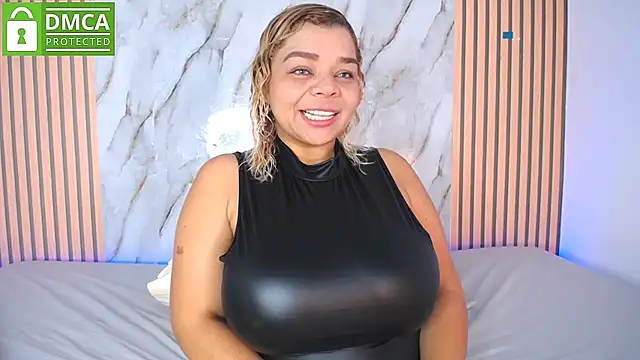 CasieBigtits online show from March 21, 2026, 12:43 pm