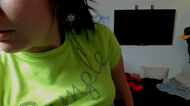 Snapshot of angelique_dubois chatting on February 23, 2026, 3:37 am angelique dubois online show from February 23, 2026, 3:37 am