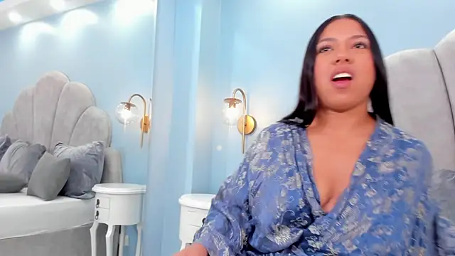 Snapshot of noa_heat chatting on March 5, 2026, 12:12 pm noa heat online show from March 5, 2026, 12:12 pm