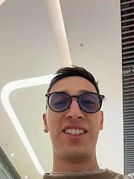 Thiago Jones1 online show from April 9, 2026, 6:46 pm