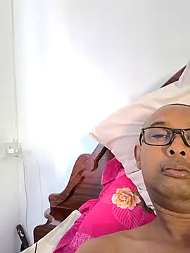 Snapshot of emperator13 chatting on May 11, 2026, 11:27 am emperator13 online show from May 11, 2026, 11:27 am