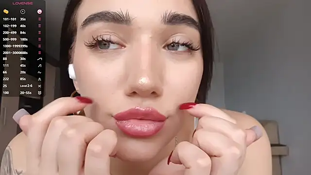 GilberteBauch online show from April 6, 2026, 3:15 am