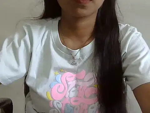 cute momo love online show from May 24, 2026, 5:12 am