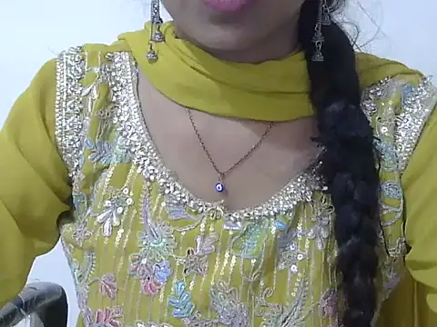 cute momo love online show from May 28, 2026, 5:16 am
