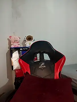 TatyanyBoudellayre online show from April 4, 2026, 11:24 pm