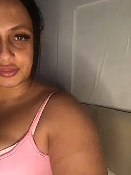 Snapshot of mayawesttt chatting on March 5, 2026, 1:18 pm mayawesttt online show from March 5, 2026, 1:18 pm