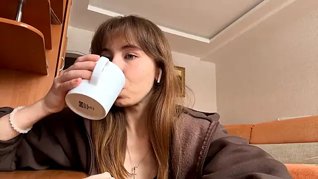 Snapshot of SerenaHawthorne chatting on March 3, 2026, 9:48 am SerenaHawthorne online show from March 3, 2026, 9:48 am