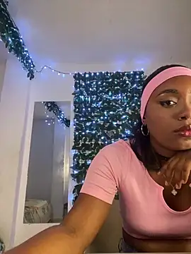 Snapshot of Jazmin_chell chatting on April 6, 2026, 2:51 pm Jazmin chell online show from April 6, 2026, 2:51 pm