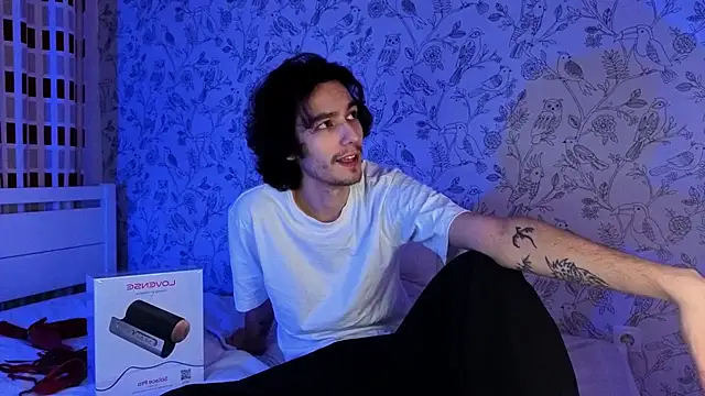 Snapshot of crybae chatting on March 16, 2026, 8:35 pm crybae online show from March 16, 2026, 8:35 pm