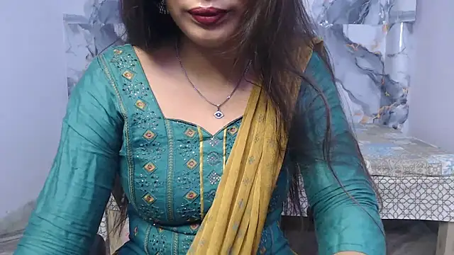 Aayesha-queen online show from June 17, 2026, 3:20 am