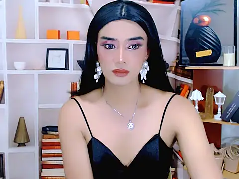 Queeny Cassandra online show from May 19, 2026, 6:09 am