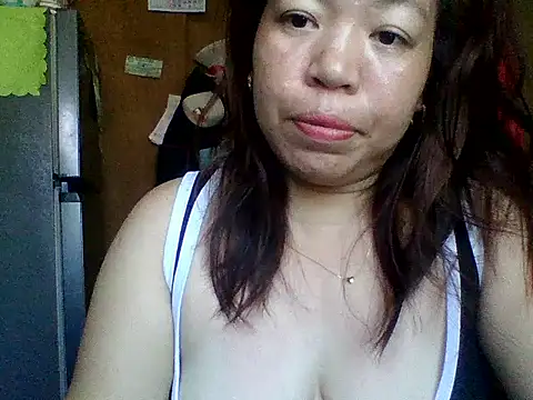 sweet lhyn online show from June 16, 2026, 4:37 am