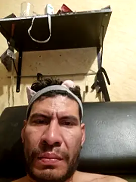 Snapshot of boyp3netrat0r chatting on March 15, 2026, 10:10 am boyp3netrat0r online show from March 15, 2026, 10:10 am