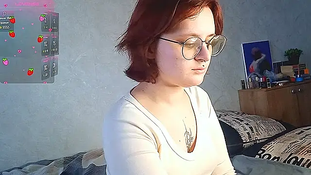 LouiseDew online show from March 3, 2026, 2:28 am