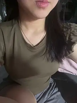 Snapshot of Sullys_ chatting on March 14, 2026, 5:40 pm Sullys online show from March 14, 2026, 5:40 pm