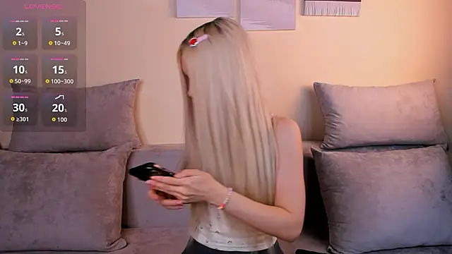 Snapshot of NoirCascade chatting on March 17, 2026, 5:44 am NoirCascade online show from March 17, 2026, 5:44 am