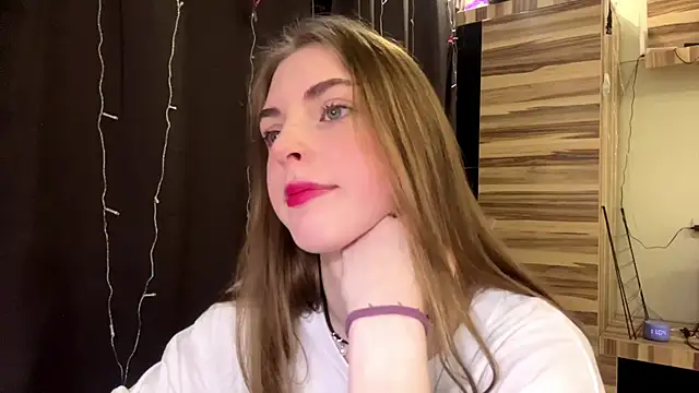 Snapshot of PollyDream chatting on February 28, 2026, 8:04 am PollyDream online show from February 28, 2026, 8:04 am