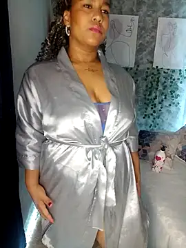 Snapshot of medusafox_ chatting on April 2, 2026, 8:34 am medusafox online show from April 2, 2026, 8:34 am