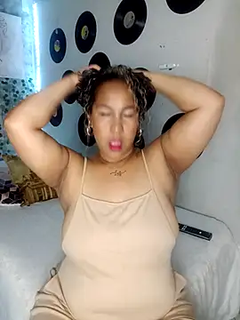 Snapshot of medusafox_ chatting on April 7, 2026, 8:20 pm medusafox online show from April 7, 2026, 8:20 pm