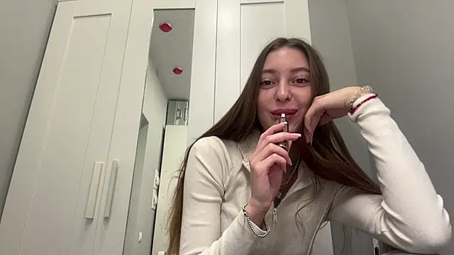 Snapshot of selena_favn chatting on March 2, 2026, 2:03 am selena favn online show from March 2, 2026, 2:03 am