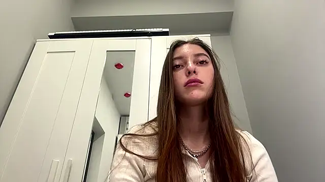 Snapshot of selena_favn chatting on March 2, 2026, 7:15 am selena favn online show from March 2, 2026, 7:15 am