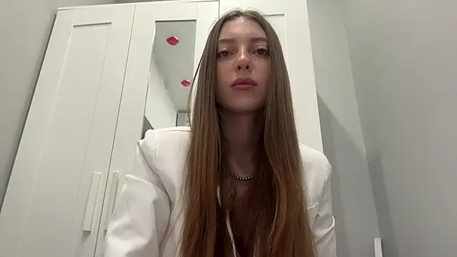 Snapshot of selena_favn chatting on March 31, 2026, 1:18 am selena favn online show from March 31, 2026, 1:18 am