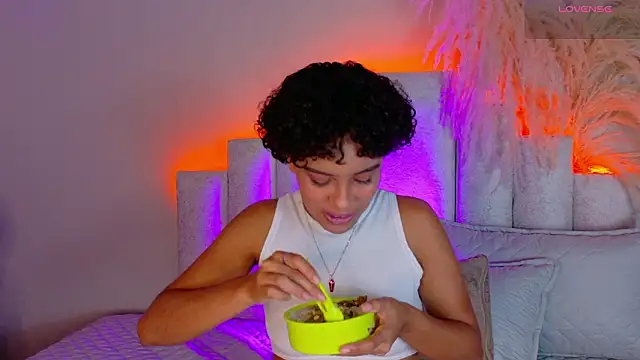 Snapshot of BeckaBlue chatting on March 7, 2026, 1:30 pm BeckaBlue online show from March 7, 2026, 1:30 pm