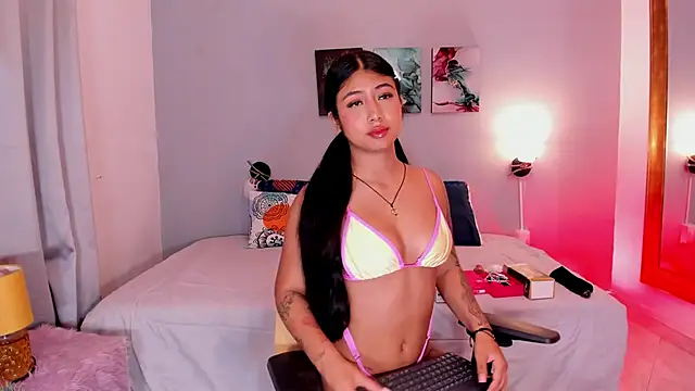 KimTaylorW online show from July 2, 2026, 2:55 am