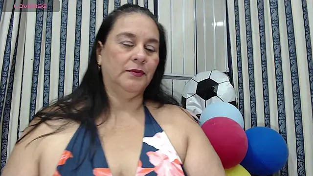 Sharlot curvy online show from July 8, 2026, 8:57 pm