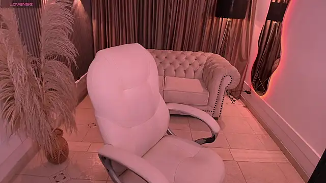 ANGIE-SMITH online show from April 13, 2026, 11:16 am