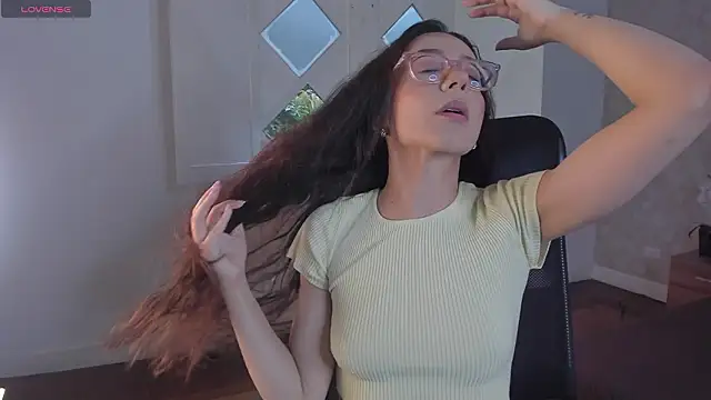 Arii wilde online show from March 26, 2026, 12:11 pm