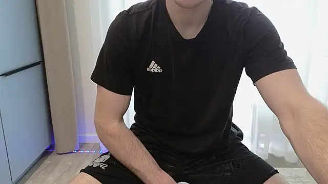 Snapshot of chantatummm chatting on February 28, 2026, 9:43 am chantatummm online show from February 28, 2026, 9:43 am