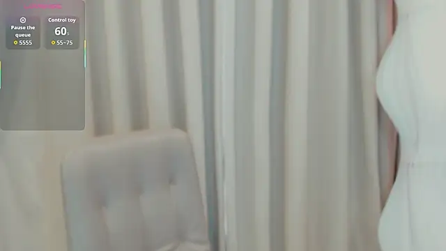 daniela-rush online show from May 8, 2026, 1:33 am