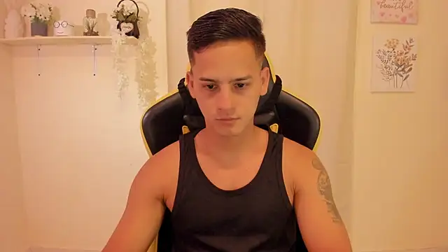 Snapshot of sexy_andres01 chatting on March 1, 2026, 1:35 pm sexy andres01 online show from March 1, 2026, 1:35 pm